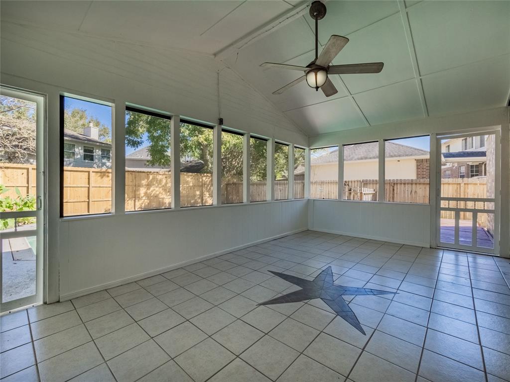 2722 Carmel Woods Drive, Seabrook, Texas image 25