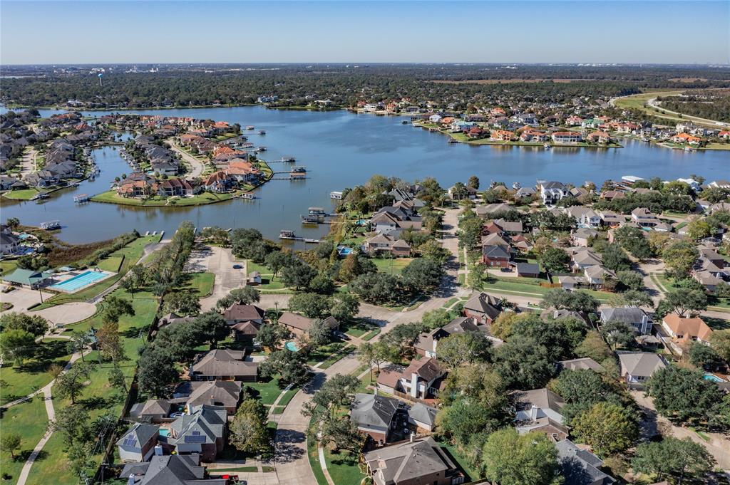 2722 Carmel Woods Drive, Seabrook, Texas image 32