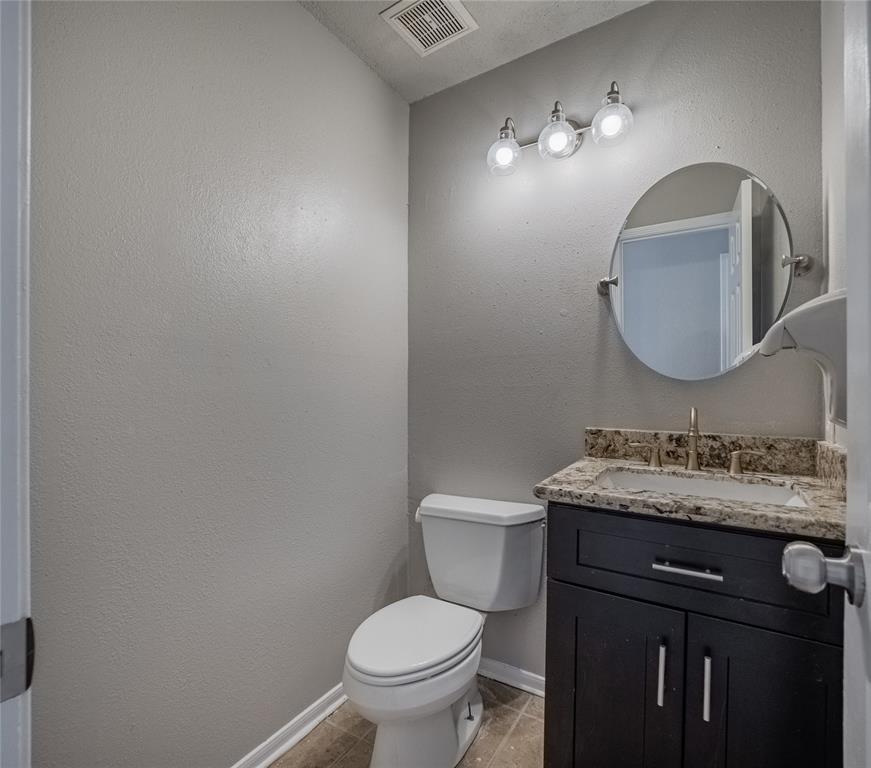 2722 Carmel Woods Drive, Seabrook, Texas image 26