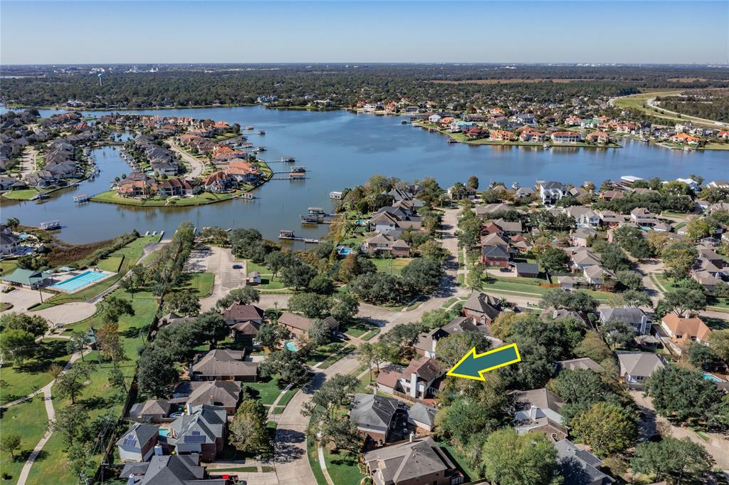 2722 Carmel Woods Drive, Seabrook, Texas image 3