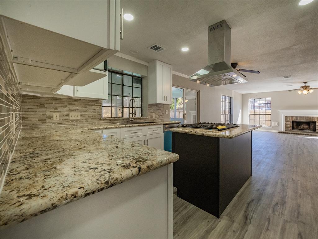 2722 Carmel Woods Drive, Seabrook, Texas image 9
