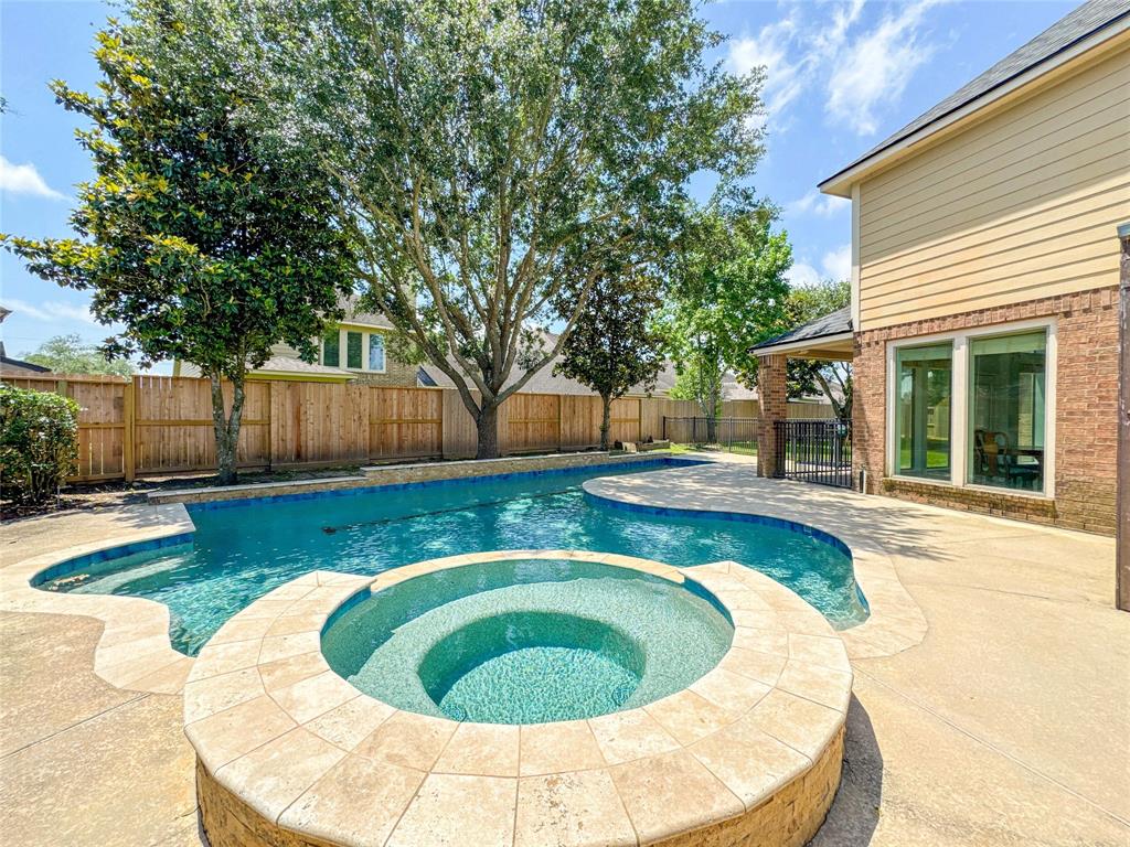 6081 Trent Court, League City, Texas image 1