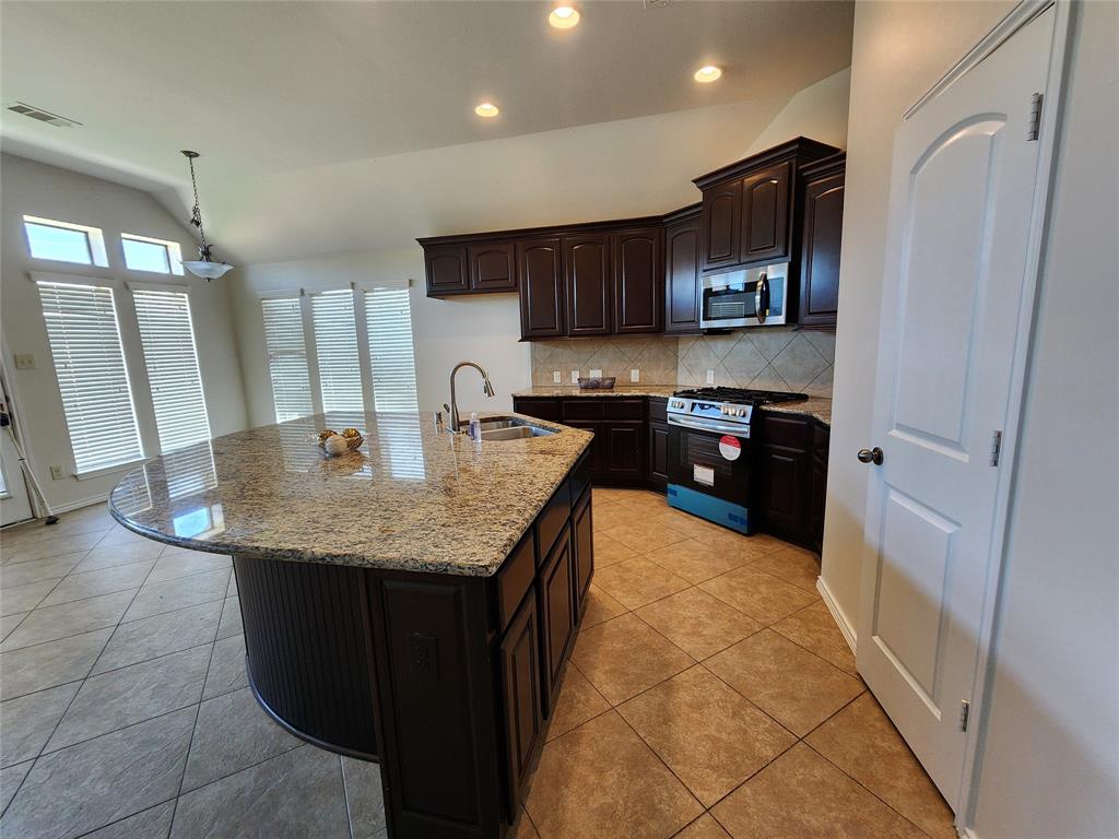13705 Rainwater Drive, Pearland, Texas image 18