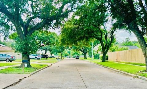 Single Family Residence in Houston TX 16527 Park Lorne Drive 44.jpg