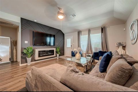 A home in Rosharon