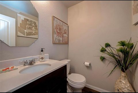 A home in Rosharon