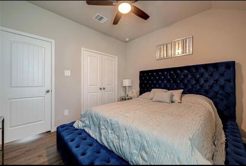 A home in Rosharon