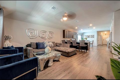 A home in Rosharon