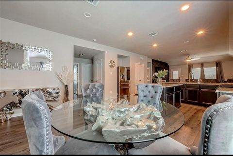 A home in Rosharon