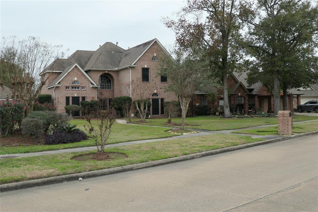 219 Mossey Oak Drive, Baytown, Texas image 4