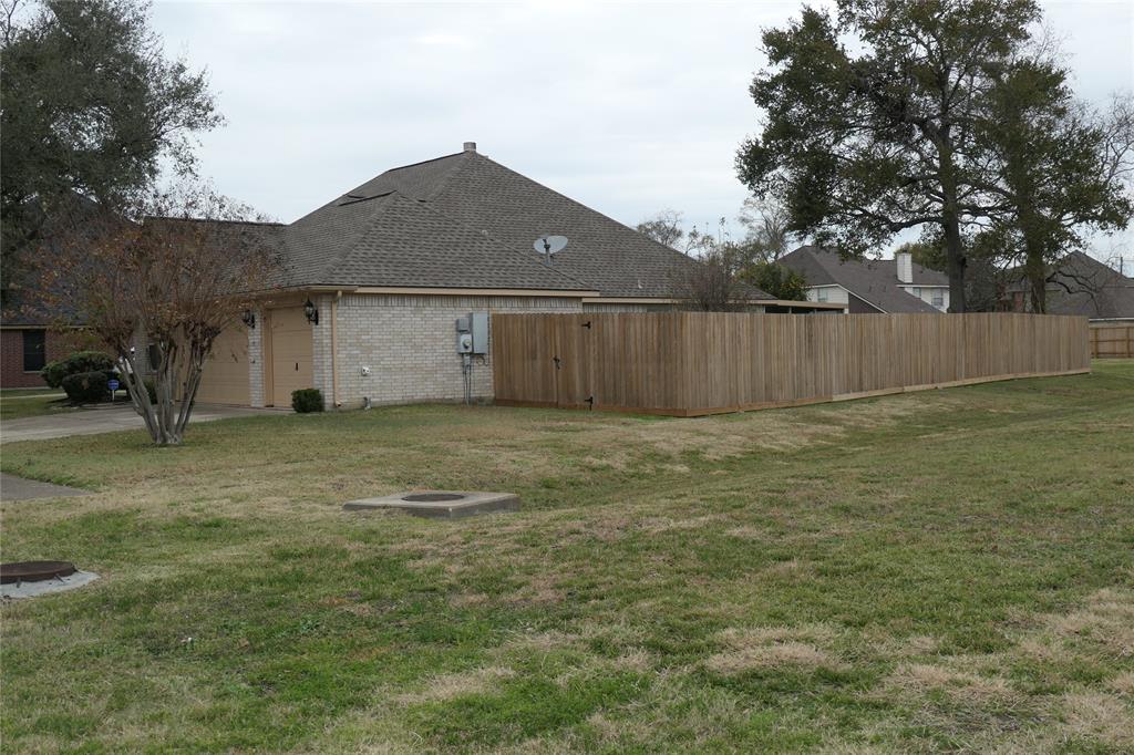 219 Mossey Oak Drive, Baytown, Texas image 3