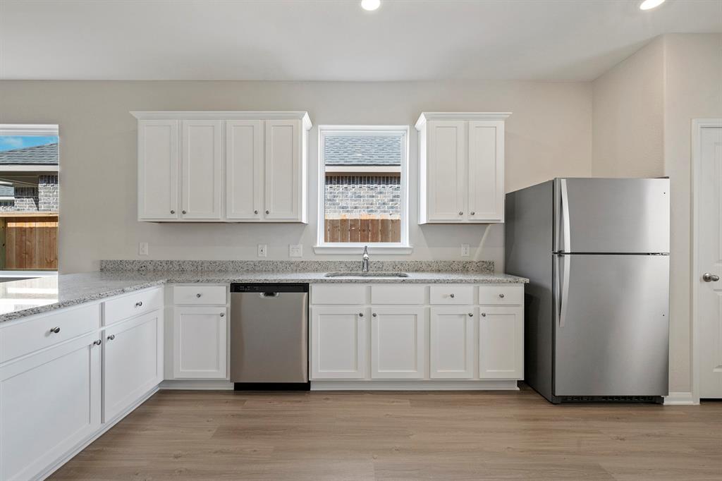 2530 Green Jasper Drive, Iowa Colony, Texas image 3