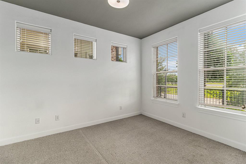 Photo 17 of 41 of 9674 Knight Road townhome
