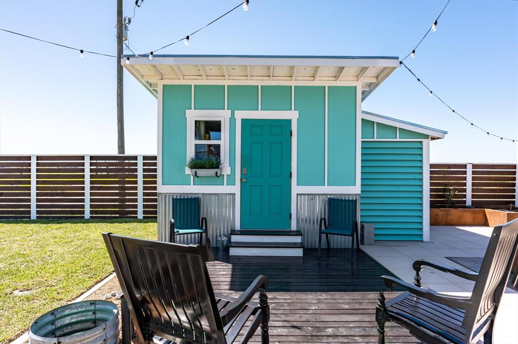 1137 Beach Front Drive, Gilchrist, Texas image 7