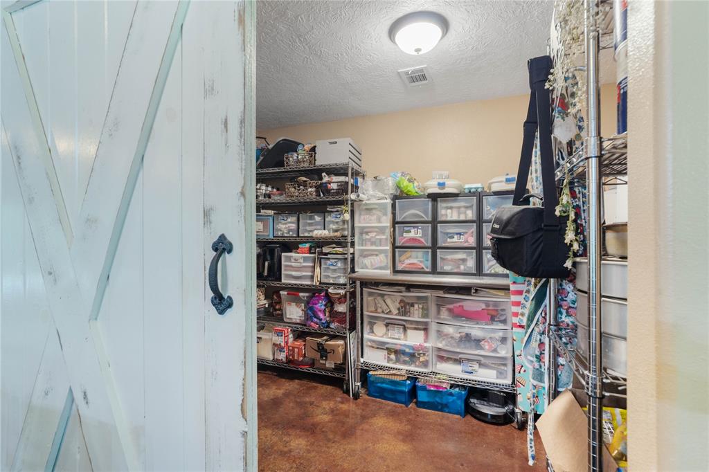 17710 Oak Hills Drive, New Caney, Texas image 12