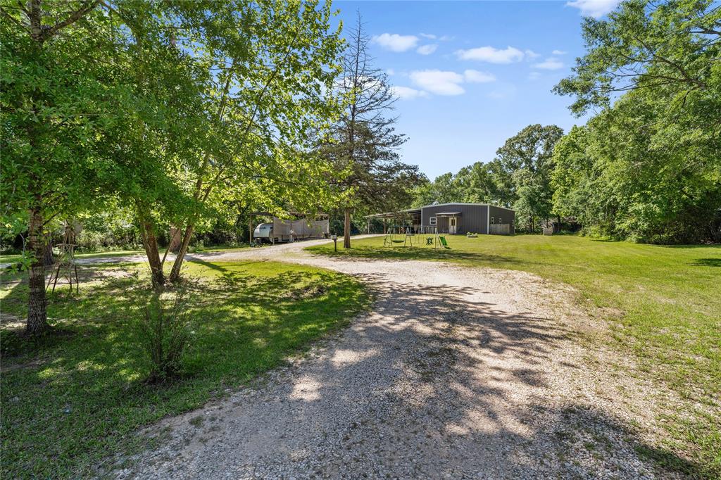 17710 Oak Hills Drive, New Caney, Texas image 1