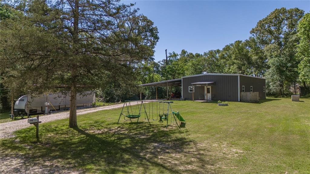 17710 Oak Hills Drive, New Caney, Texas image 2