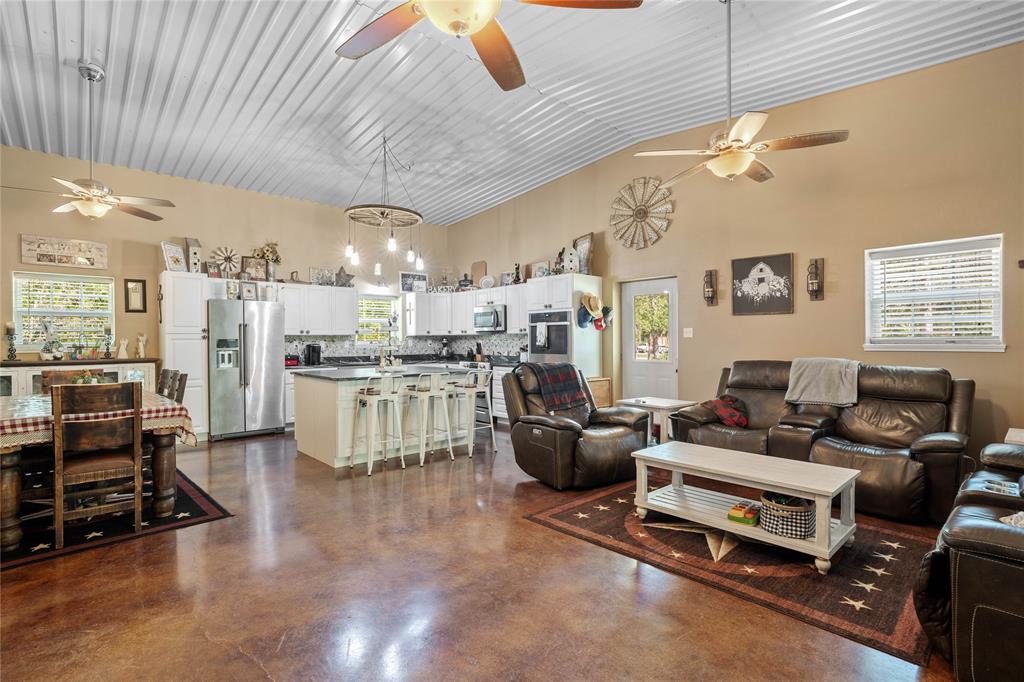 17710 Oak Hills Drive, New Caney, Texas image 3