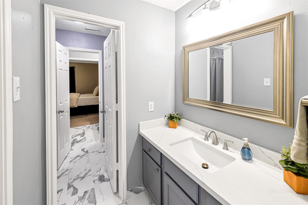 926 Burchton Drive, Sugar Land, Texas image 37