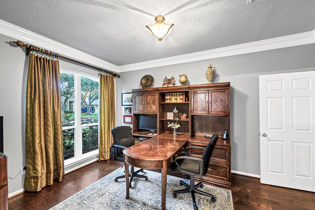 926 Burchton Drive, Sugar Land, Texas image 9