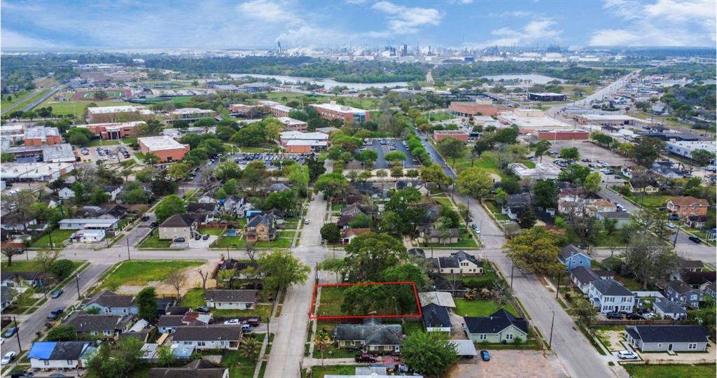 408 W Humble St, Baytown, Texas image 11