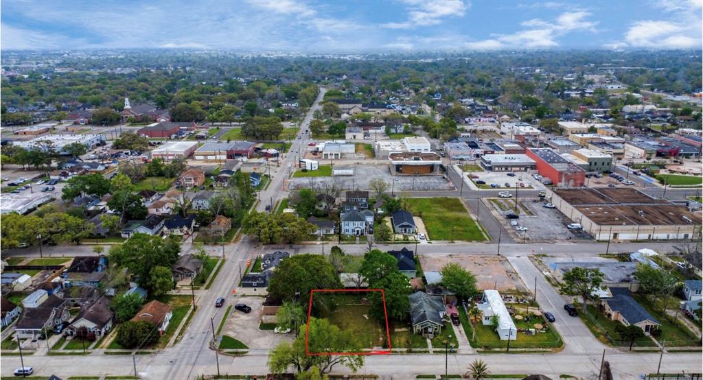408 W Humble St, Baytown, Texas image 9
