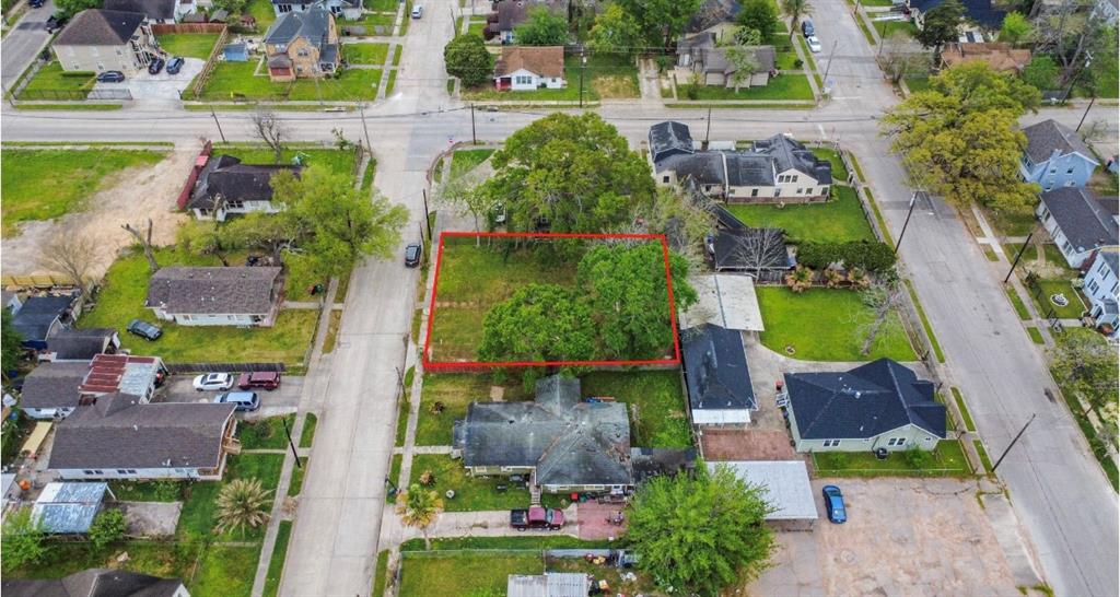408 W Humble St, Baytown, Texas image 4