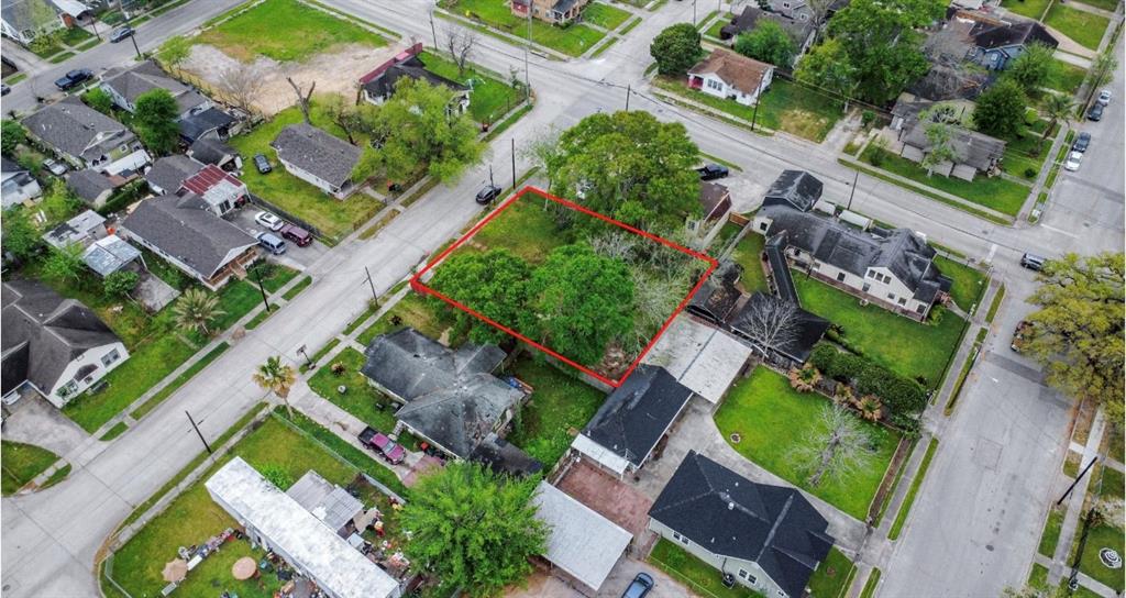 408 W Humble St, Baytown, Texas image 5
