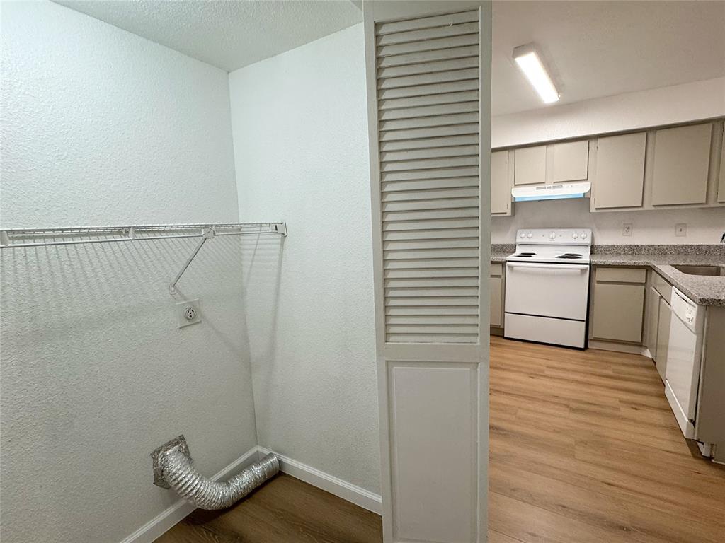 9201 Clarewood Drive #10, Houston, Texas image 19