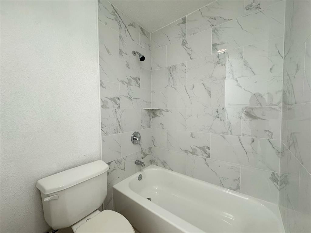 9201 Clarewood Drive #10, Houston, Texas image 17