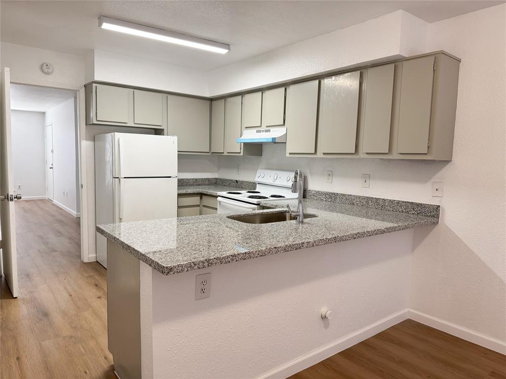 9201 Clarewood Drive #10, Houston, Texas image 1