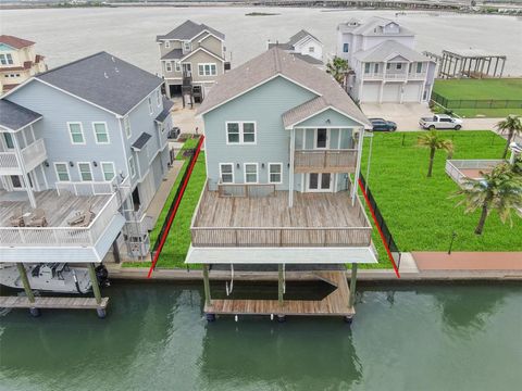 A home in Tiki Island