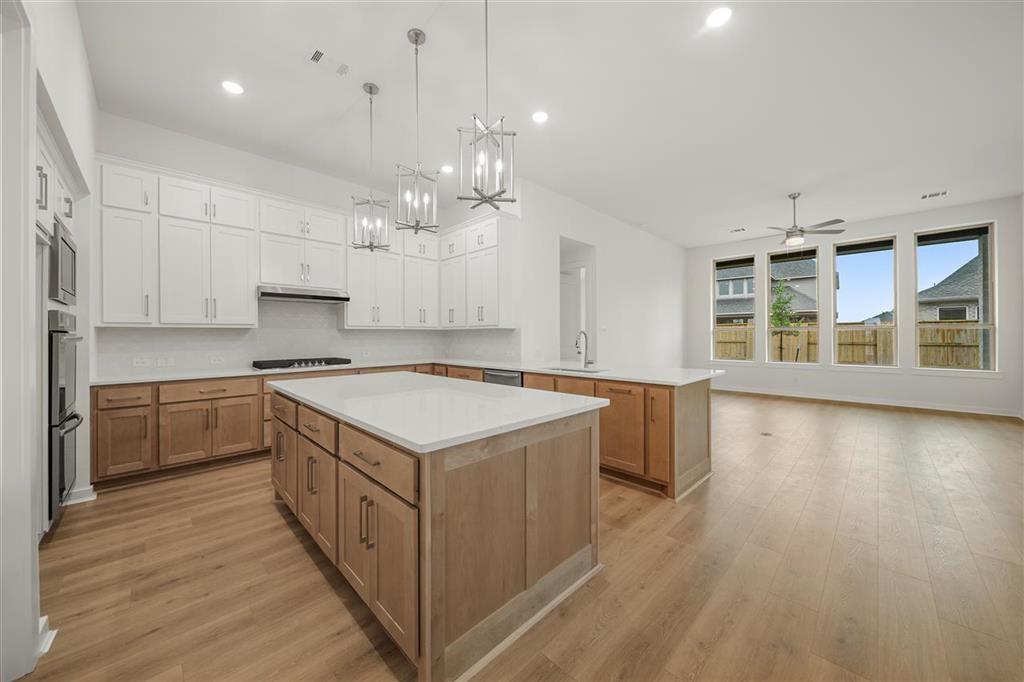 5806 Silver Perch Lane, Manvel, Texas image 10