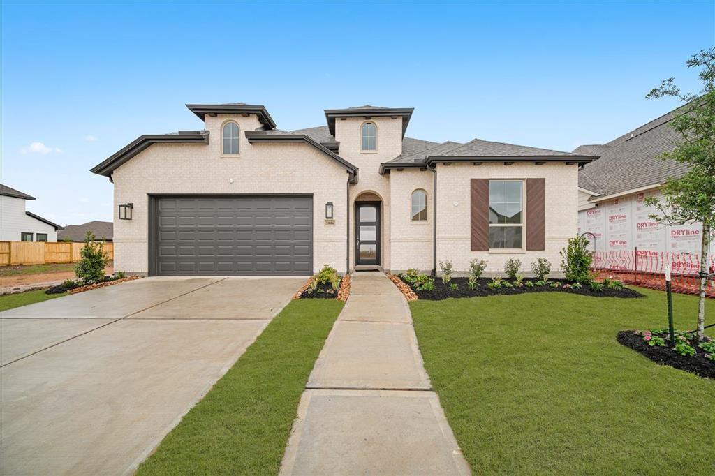 5806 Silver Perch Lane, Manvel, Texas image 2