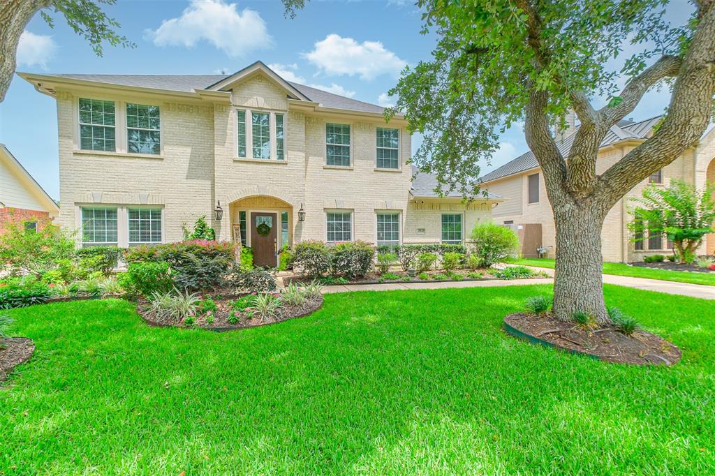 2433 La Rochelle Court