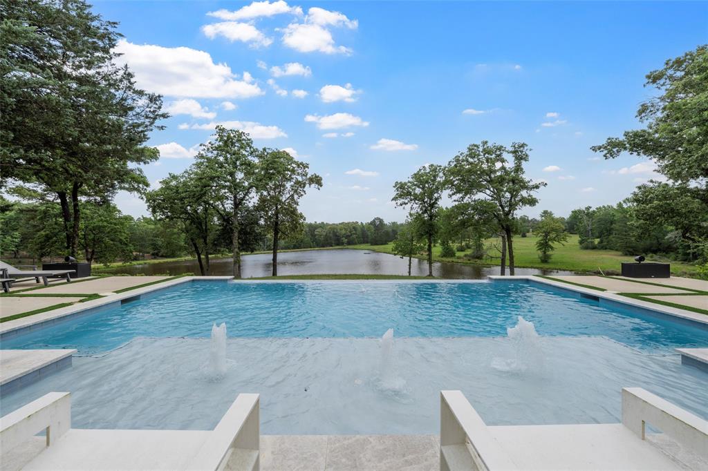 18404 County Road 264