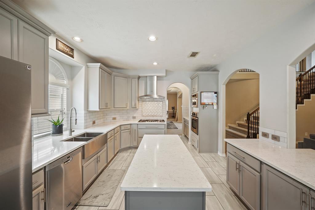 7414 Barton Lake Court, Richmond, Texas image 6
