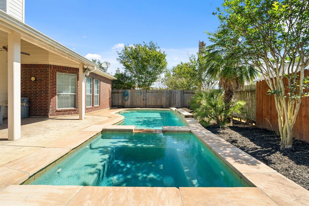 7414 Barton Lake Court, Richmond, Texas image 2