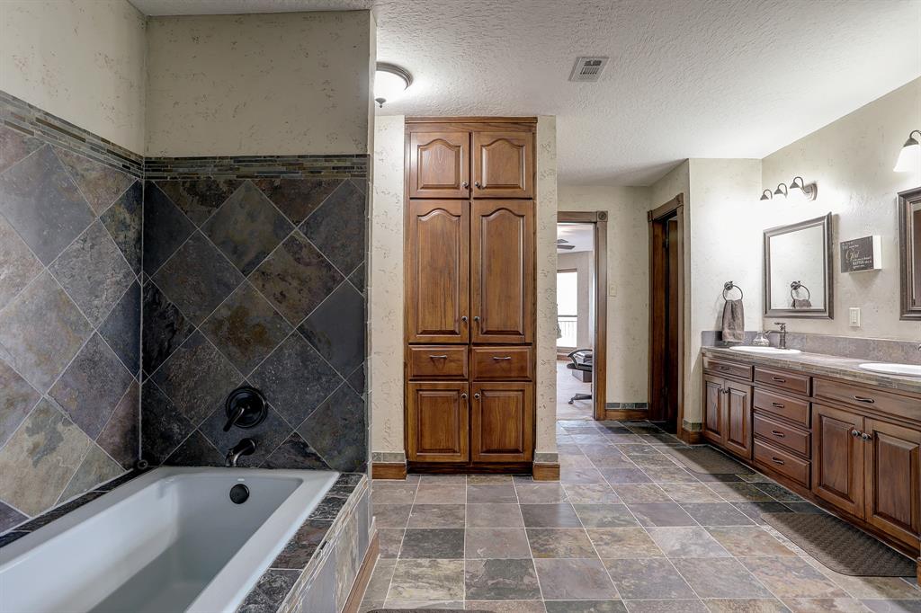 2015 Woody Road, Pearland, Texas image 36