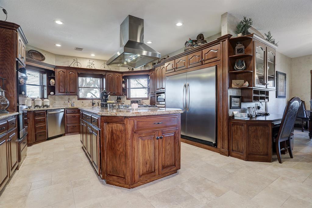 2015 Woody Road, Pearland, Texas image 23