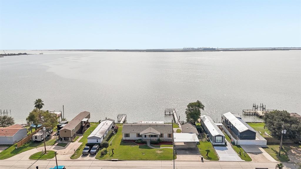 2750 Bay Oaks Harbor Drive