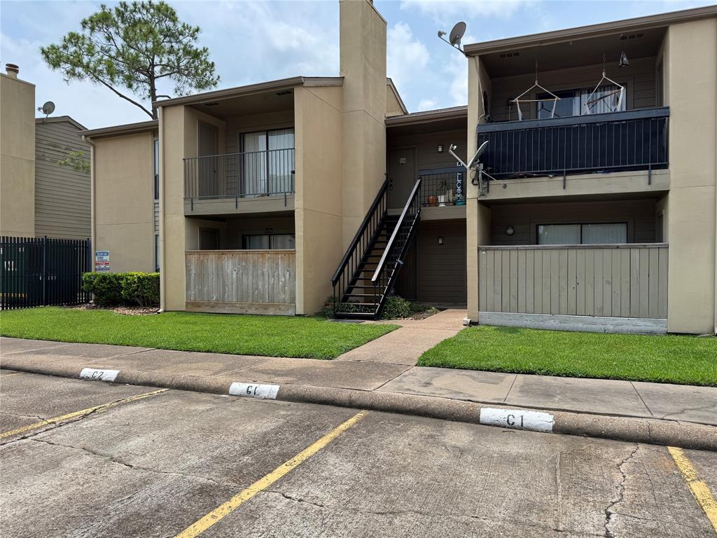 3300 Pebblebrook Drive #106, Seabrook, Texas image 1