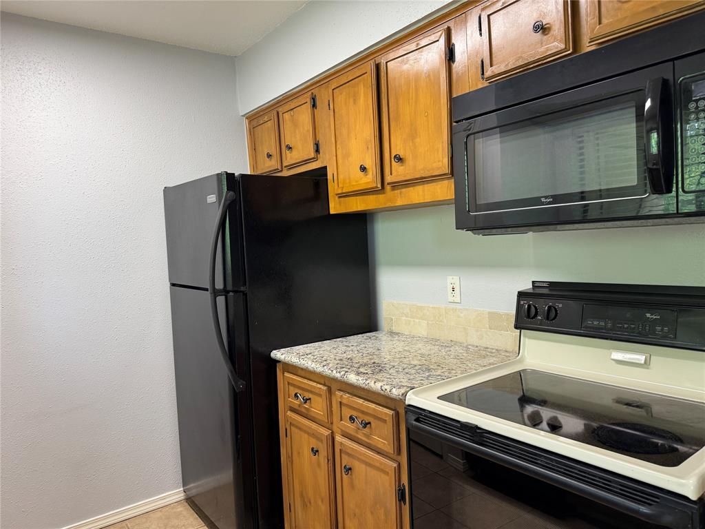 3300 Pebblebrook Drive #106, Seabrook, Texas image 8