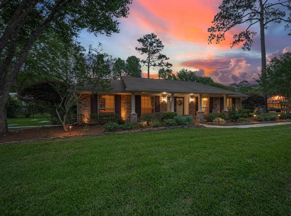 12806 Lakecrest Drive