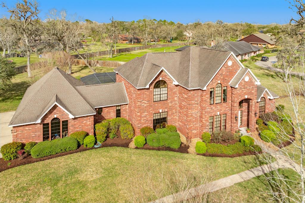 206 Cherrywood Drive, Lake Jackson, Texas image 11