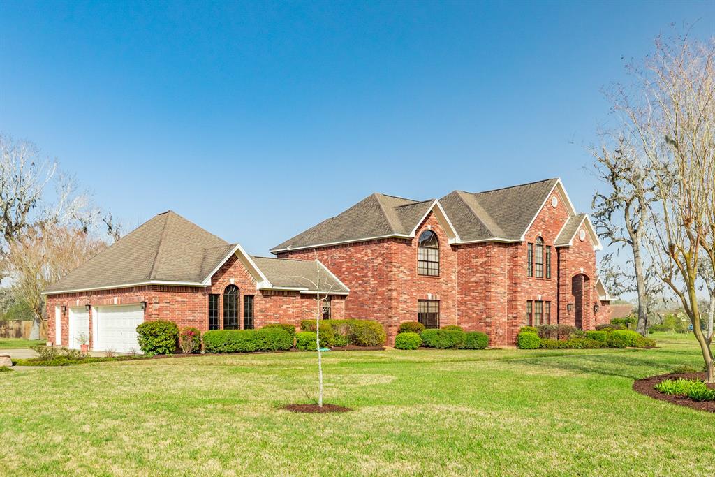 206 Cherrywood Drive, Lake Jackson, Texas image 12