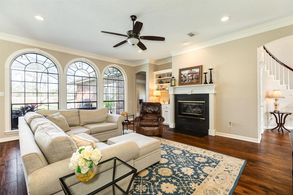 206 Cherrywood Drive, Lake Jackson, Texas image 17