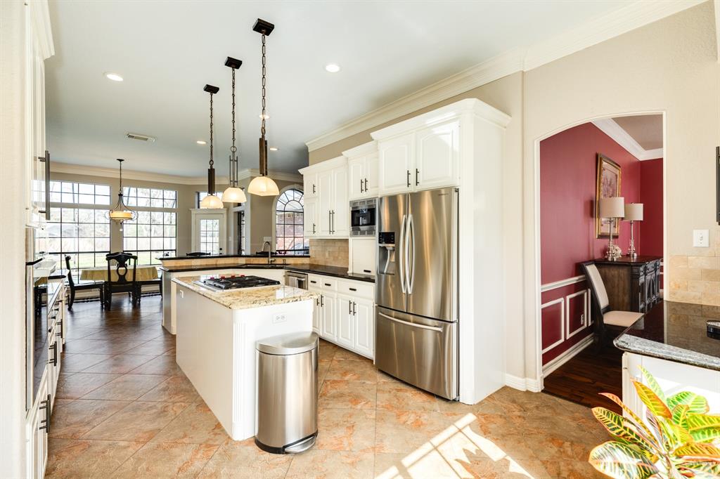 206 Cherrywood Drive, Lake Jackson, Texas image 19