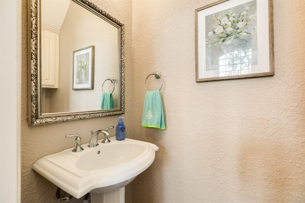 206 Cherrywood Drive, Lake Jackson, Texas image 29