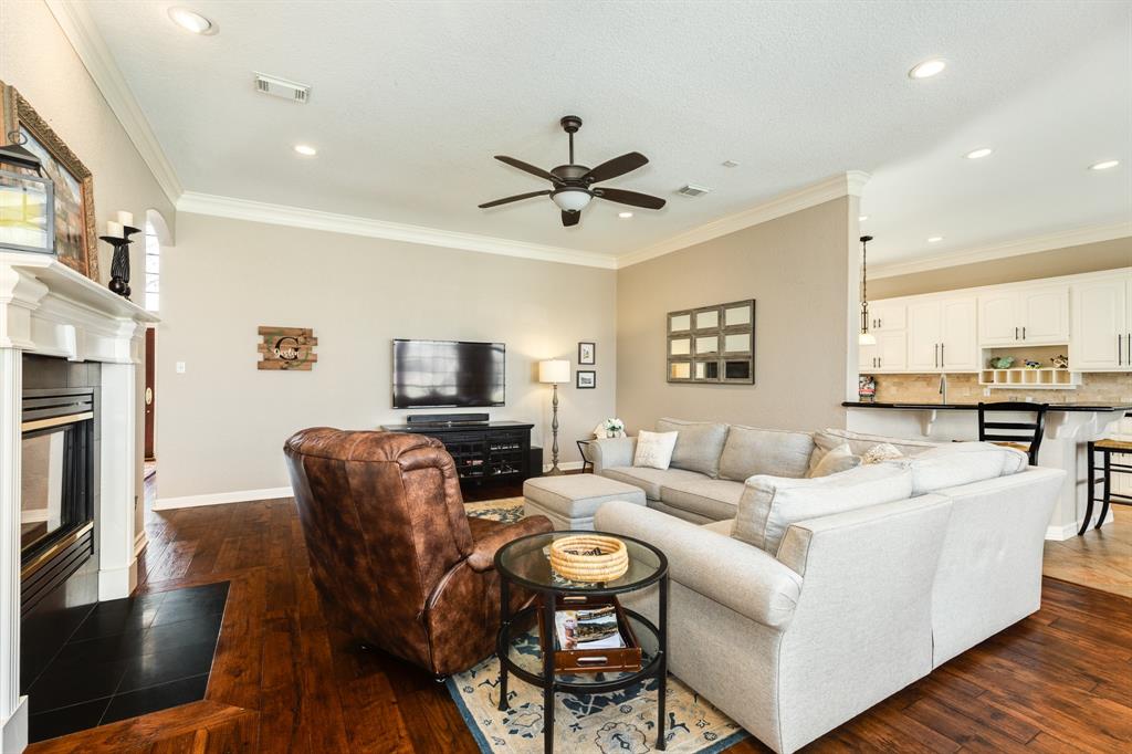 206 Cherrywood Drive, Lake Jackson, Texas image 16